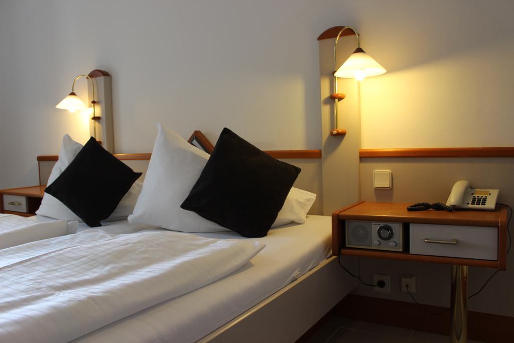 Seehotel Paulitsch Velden am Wörthersee Стая снимка